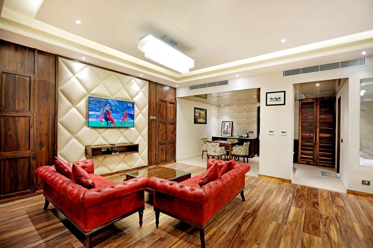 Hotel Vintage Zirakpur Chandigarh ปัญจ์กุลา ภายนอก รูปภาพ