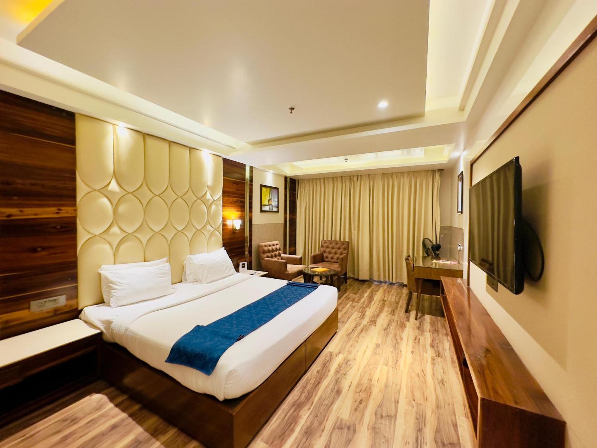 Hotel Vintage Zirakpur Chandigarh ปัญจ์กุลา ภายนอก รูปภาพ