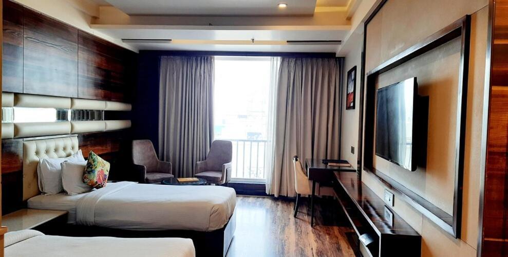 Hotel Vintage Zirakpur Chandigarh ปัญจ์กุลา ภายนอก รูปภาพ
