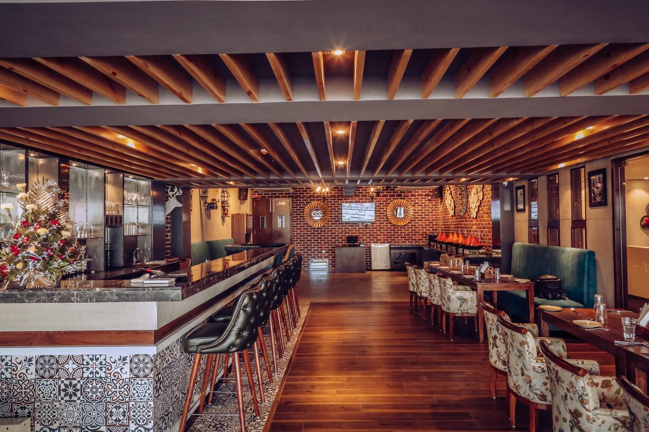 Hotel Vintage Zirakpur Chandigarh ปัญจ์กุลา ภายนอก รูปภาพ